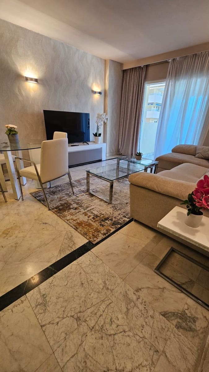 2 slaapkamer Appartement te koop in Puerto Banus met garage - € 610.000 (Ref: 9568216)