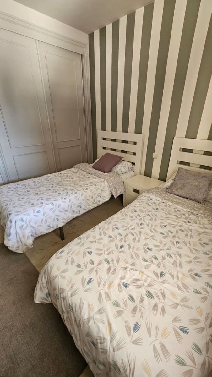 2 slaapkamer Appartement te koop in Puerto Banus met garage - € 610.000 (Ref: 9568216)