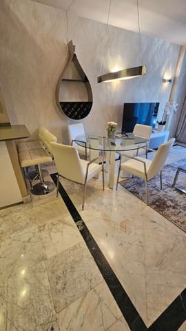 2 slaapkamer Appartement te koop in Puerto Banus, Marbella met garage - € 610.000 (Ref: 9568216)