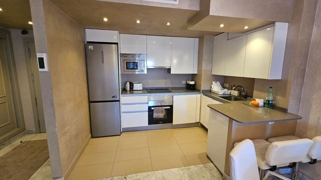 2 slaapkamer Appartement te koop in Puerto Banus, Marbella met garage - € 610.000 (Ref: 9568216)