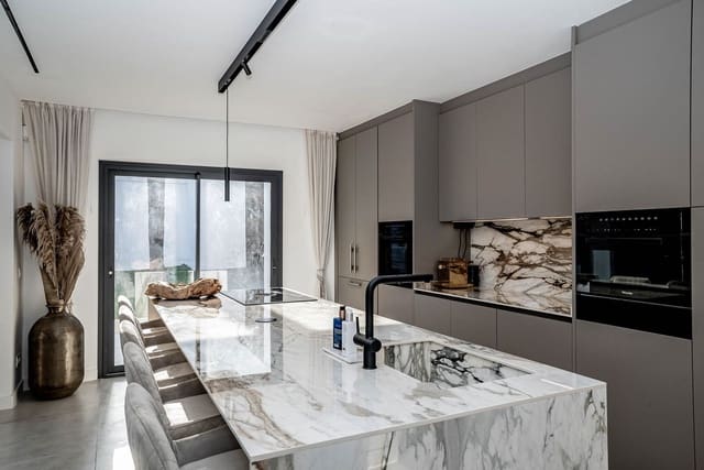 6 soveværelse Villa til leje i Nagüeles Alto, Marbella med garage - € 25.000 (Ref: 9568217)