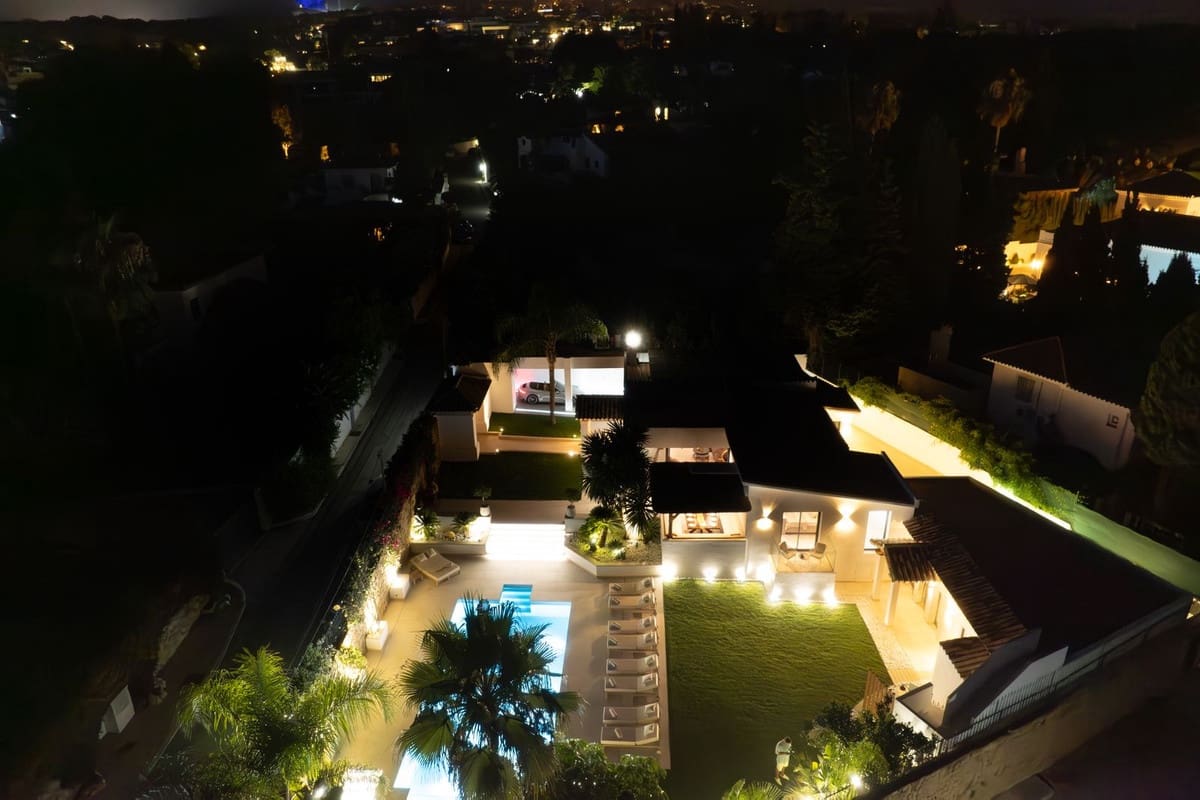 6 bedroom Villa for rent in Marbella with garage - € 25,000 (Ref: 9568217)