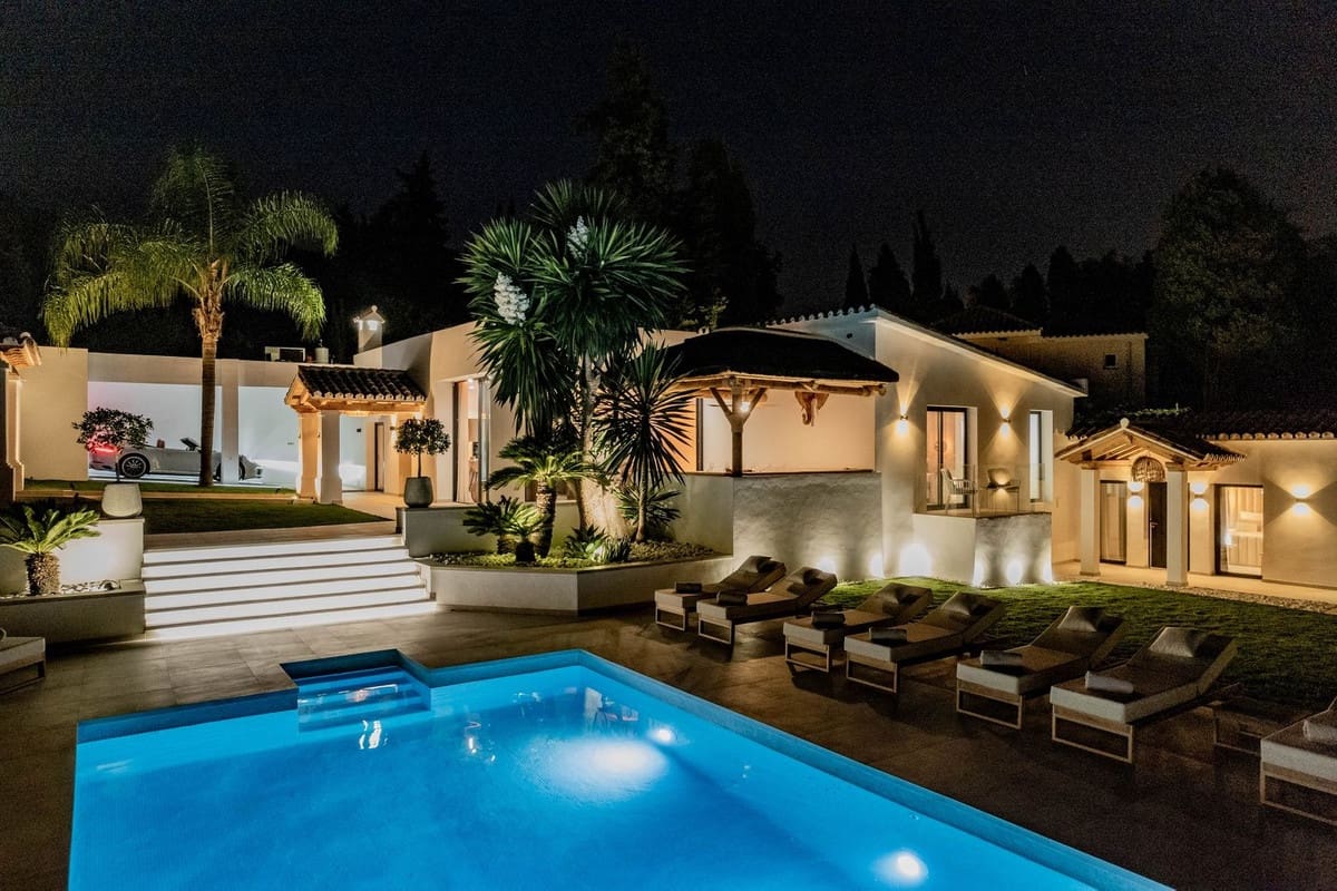 6 bedroom Villa for rent in Marbella with garage - € 25,000 (Ref: 9568217)