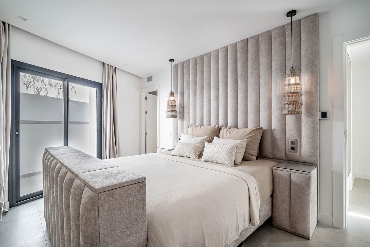 6 bedroom Villa for rent in Marbella with garage - € 25,000 (Ref: 9568217)