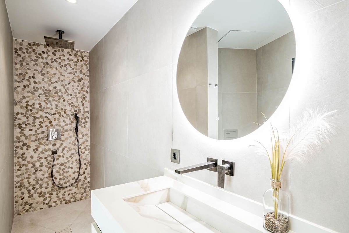 6 bedroom Villa for rent in Marbella with garage - € 25,000 (Ref: 9568217)