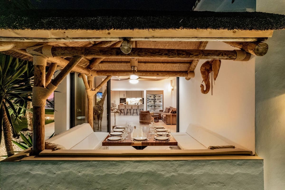 6 bedroom Villa for rent in Marbella with garage - € 25,000 (Ref: 9568217)