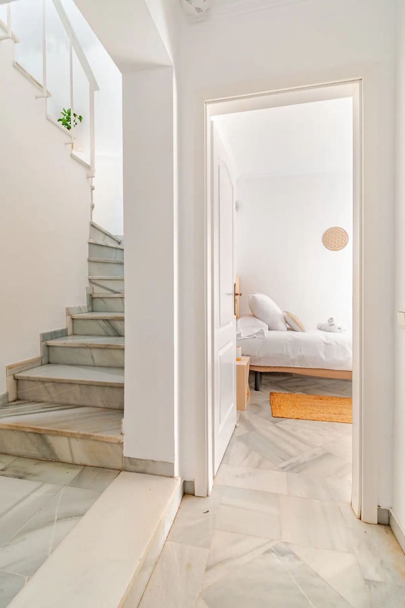 4 bedroom Villa for sale in Marbella with garage - € 1,800,000 (Ref: 9568218)