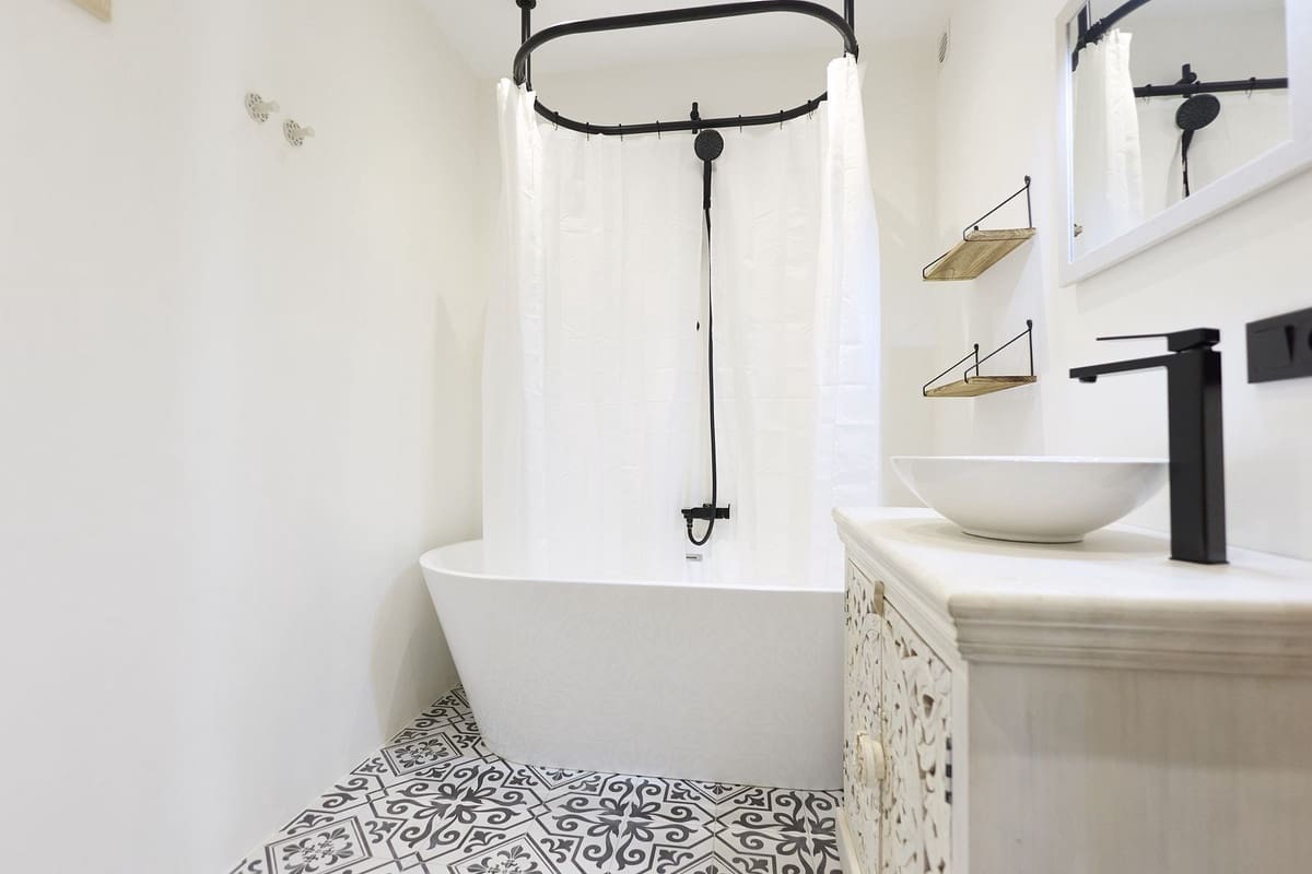 2 bedroom Apartment for sale in Marbella with garage - € 1,100,000 (Ref: 9570814)