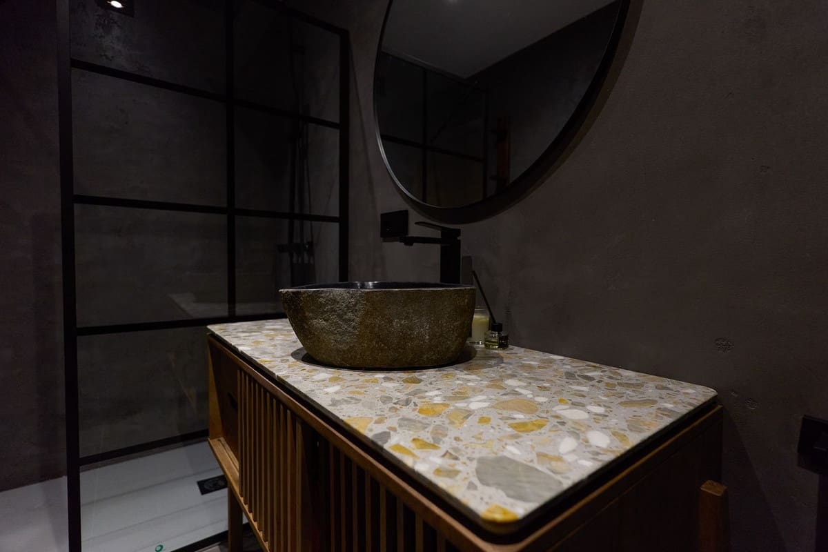 2 bedroom Apartment for sale in Marbella with garage - € 1,100,000 (Ref: 9570814)