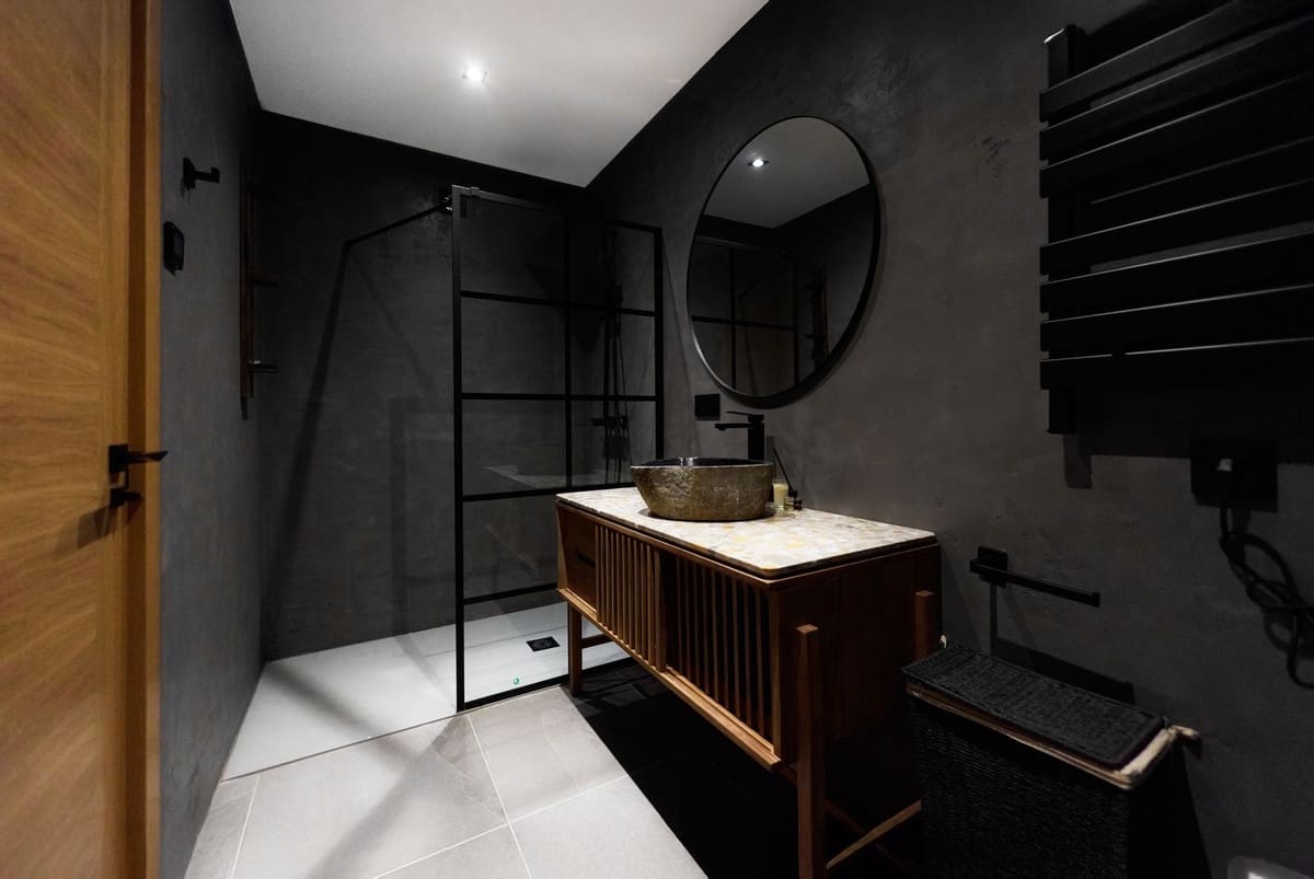 2 bedroom Apartment for sale in Marbella with garage - € 1,100,000 (Ref: 9570814)