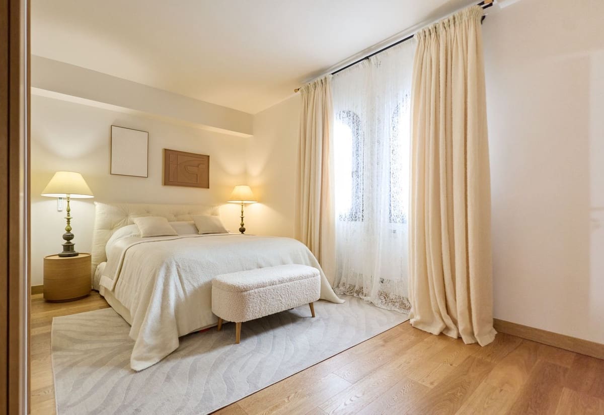 2 bedroom Apartment for sale in Marbella with garage - € 1,100,000 (Ref: 9570814)