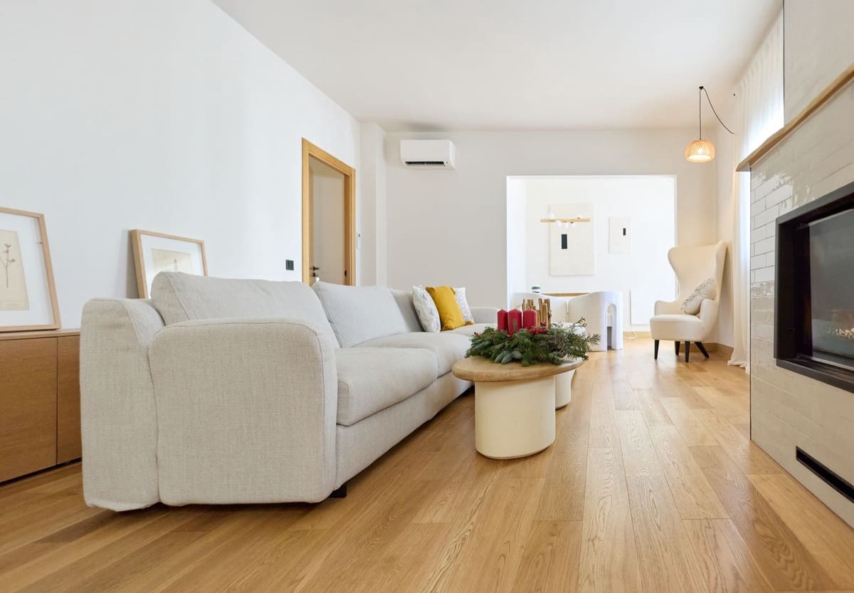 2 bedroom Apartment for sale in Marbella with garage - € 1,100,000 (Ref: 9570814)