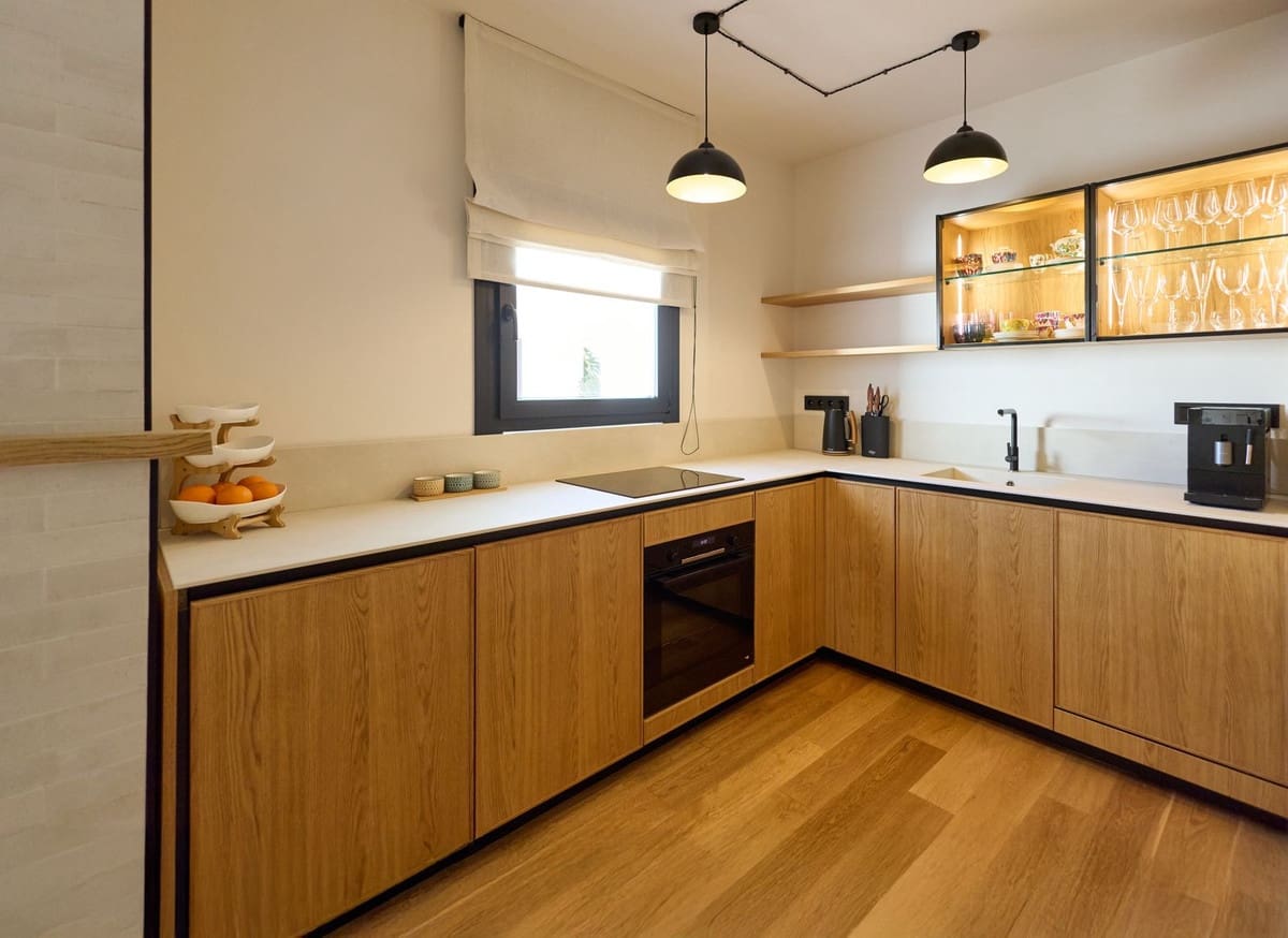 2 bedroom Apartment for sale in Marbella with garage - € 1,100,000 (Ref: 9570814)