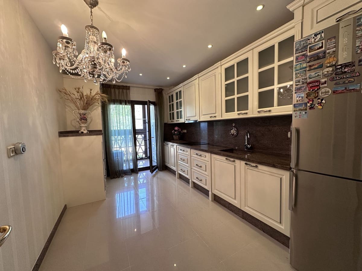 4 sovrum Lägenhet till salu i Golden Mile med garage - 2 100 000 € (Ref: 9570816)