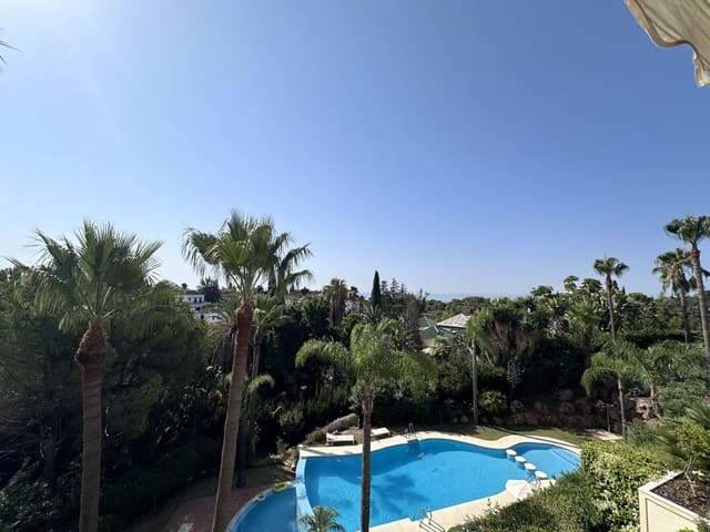 4 quarto Apartamento para venda em Lomas De Marbella, Marbella com garagem - 2 100 000 € (Ref: 9570816)