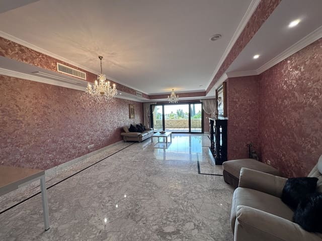 4 quarto Apartamento para venda em Lomas De Marbella, Marbella com garagem - 2 100 000 € (Ref: 9570816)