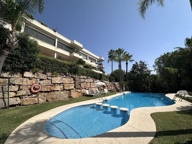 4 quarto Apartamento para venda em Lomas De Marbella, Marbella com garagem - 2 100 000 € (Ref: 9570816)