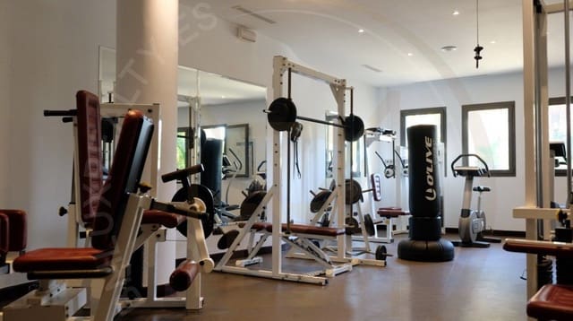 3 Zimmer Apartment zu vermieten in Puerto Banus, Marbella - 14.000 € (Ref: 9574076)