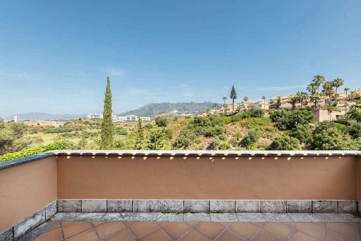 3 slaapkamer Rijtjeshuis te huur in Marbella met garage - € 3.750 (Ref: 9644598)