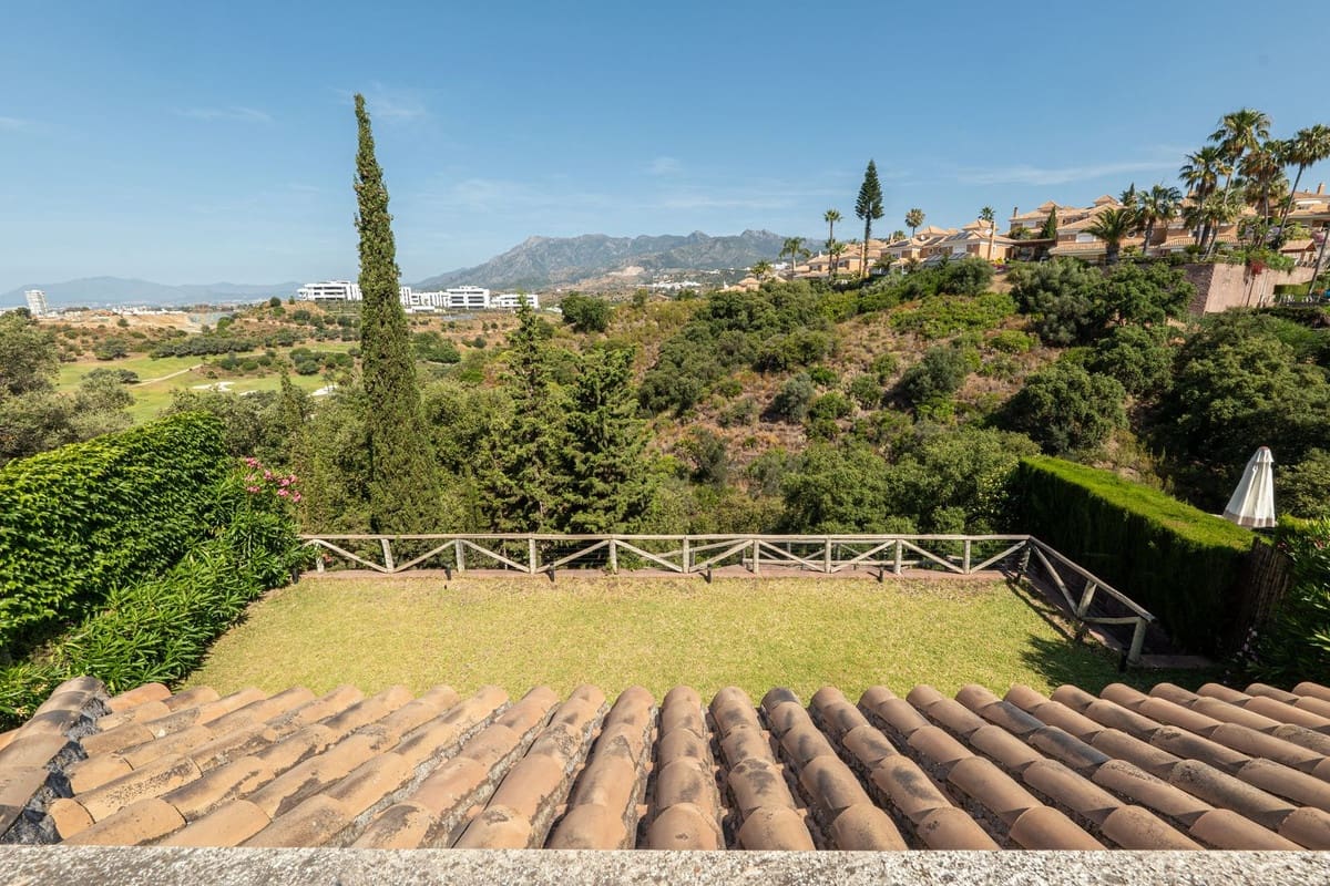 3 slaapkamer Rijtjeshuis te huur in Marbella met garage - € 3.750 (Ref: 9644598)