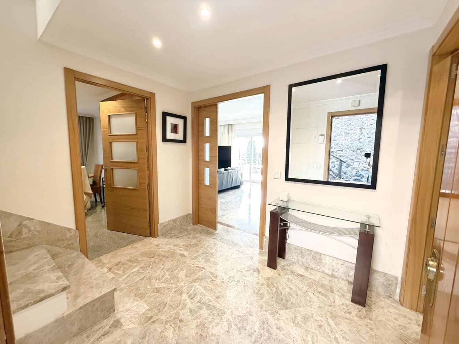 3 bedroom Terraced Villa for rent in Marbella with garage - € 3,500 (Ref: 9644598)