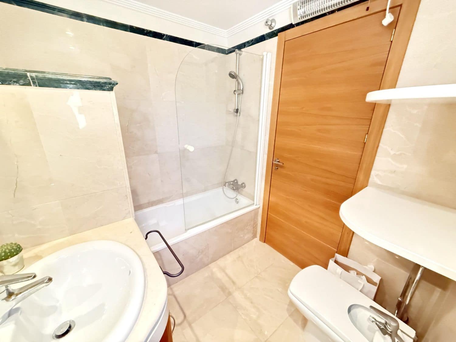 3 bedroom Terraced Villa for rent in Marbella with garage - € 3,500 (Ref: 9644598)