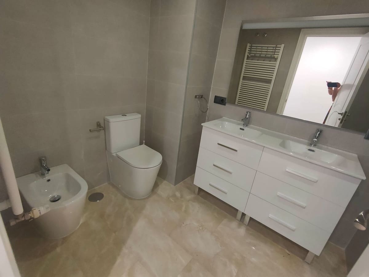 Ático de 4 habitaciones en Guadalmina en alquiler con garaje - 2.800 € (Ref: 9676996)