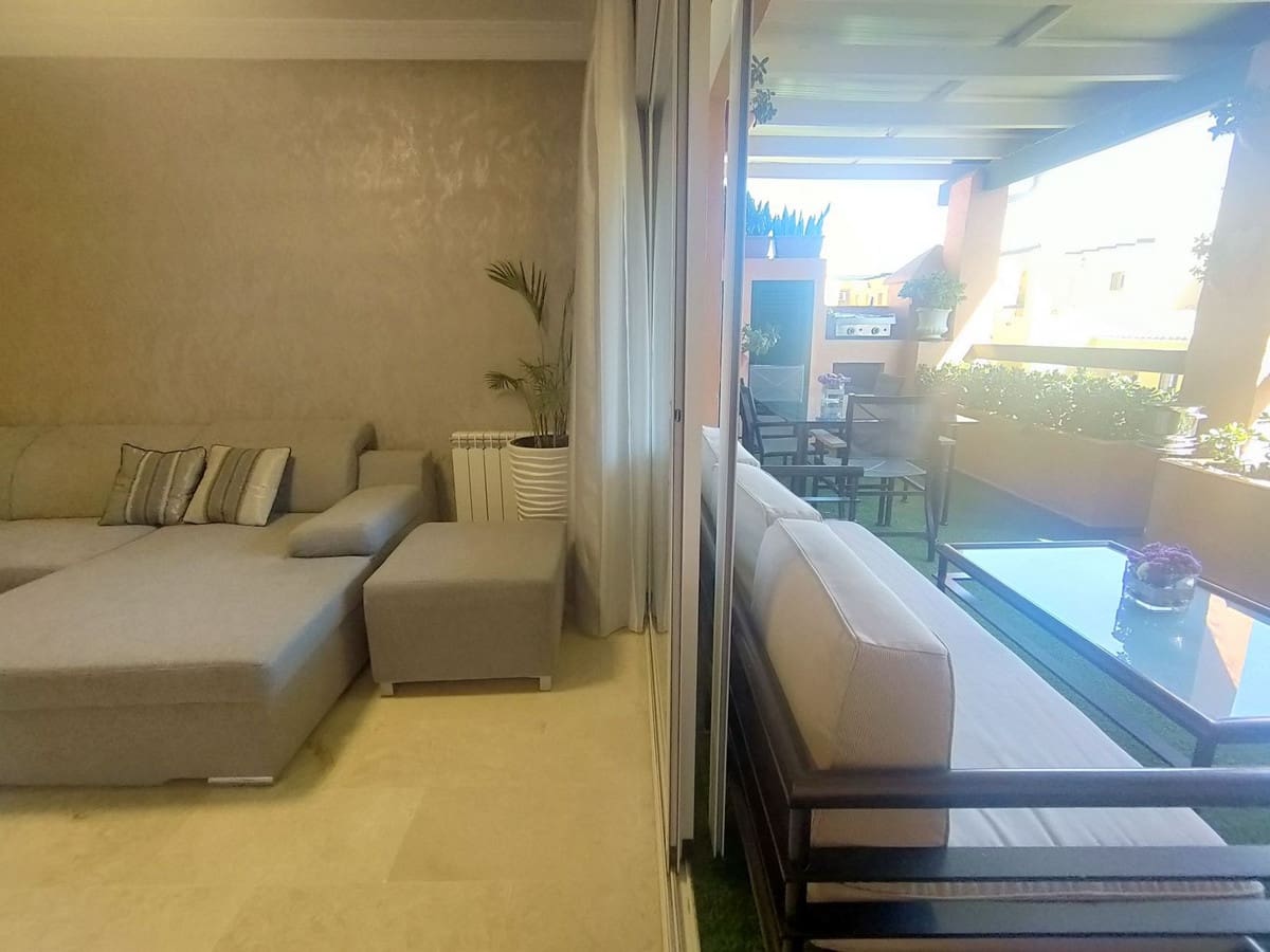 Ático de 4 habitaciones en Guadalmina en alquiler con garaje - 2.800 € (Ref: 9676996)