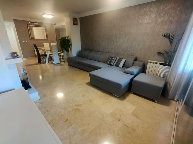 Ático de 4 habitaciones en Guadalmina Alta, Marbella en alquiler con garaje - 2.800 € (Ref: 9676996)