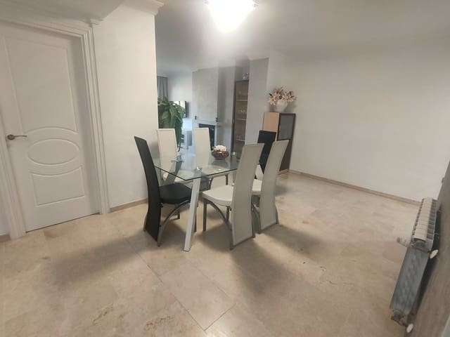 Ático de 4 habitaciones en Guadalmina Alta, Marbella en alquiler con garaje - 2.800 € (Ref: 9676996)