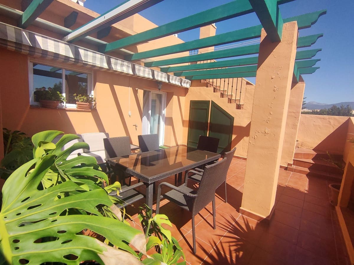 Ático de 4 habitaciones en Guadalmina en alquiler con garaje - 2.800 € (Ref: 9676996)