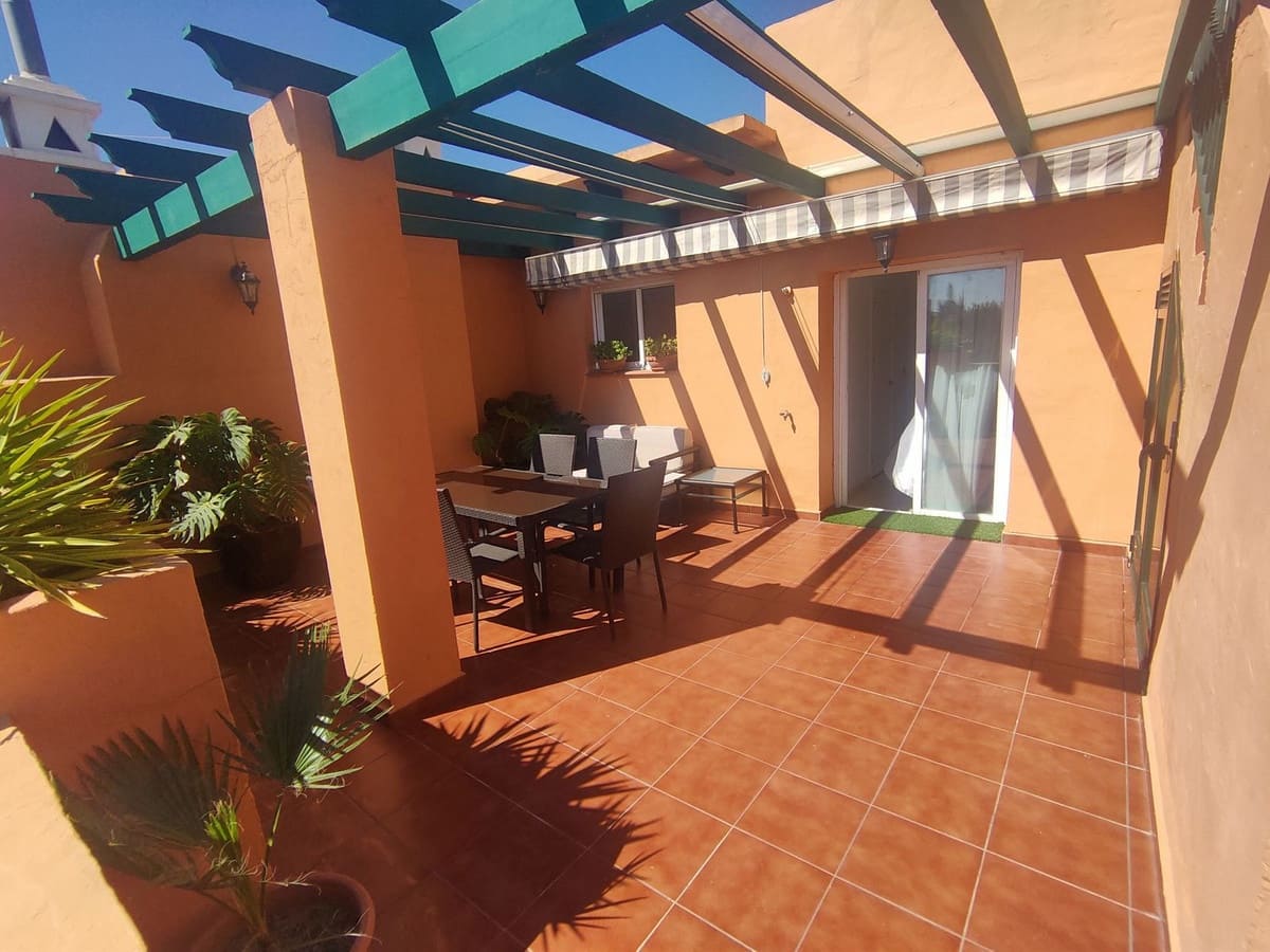 Ático de 4 habitaciones en Guadalmina en alquiler con garaje - 2.800 € (Ref: 9676996)