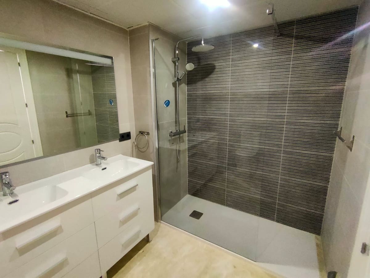 Ático de 4 habitaciones en Guadalmina en alquiler con garaje - 2.800 € (Ref: 9676996)