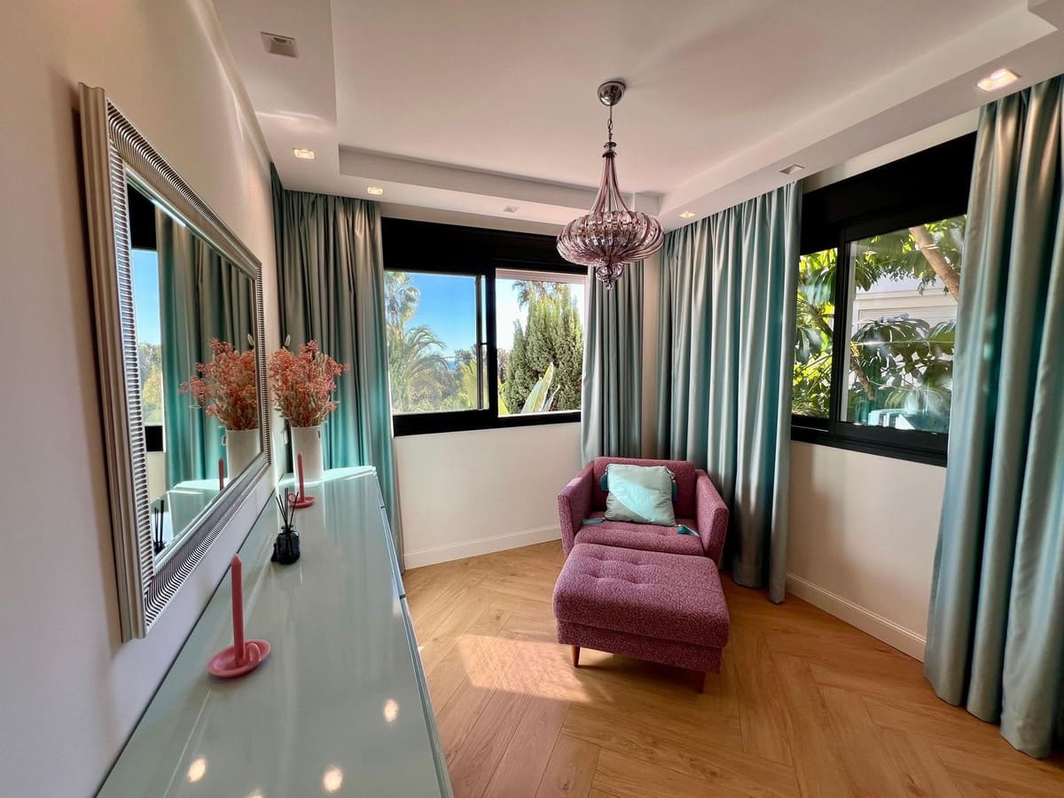 3 quarto Apartamento para arrendar em Golden Mile com garagem - 8 000 € (Ref: 9683403)