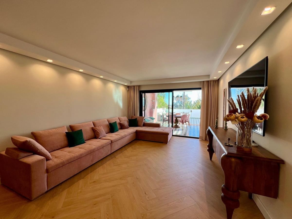 3 quarto Apartamento para arrendar em Golden Mile com garagem - 8 000 € (Ref: 9683403)