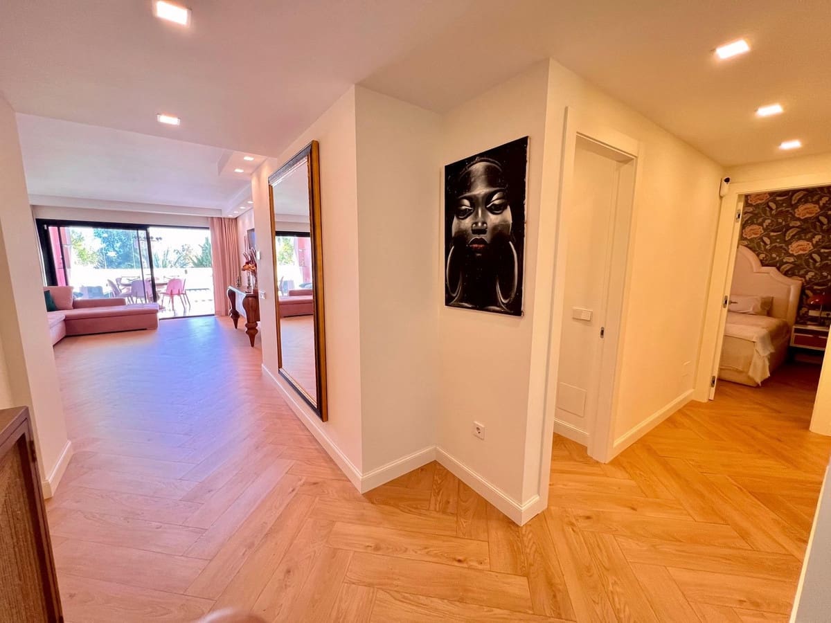 3 quarto Apartamento para arrendar em Golden Mile com garagem - 8 000 € (Ref: 9683403)