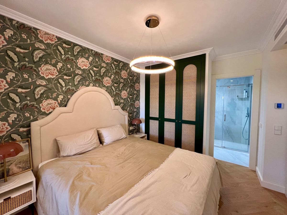 3 quarto Apartamento para arrendar em Golden Mile com garagem - 8 000 € (Ref: 9683403)