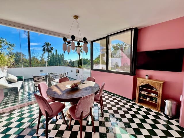 3 quarto Apartamento para arrendar em Lomas De Marbella, Marbella com garagem - 8 000 € (Ref: 9683403)