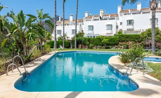 4 sovrum Radhus att hyra i Lomas De Marbella, Marbella med garage - 5 000 € (Ref: 9683404)