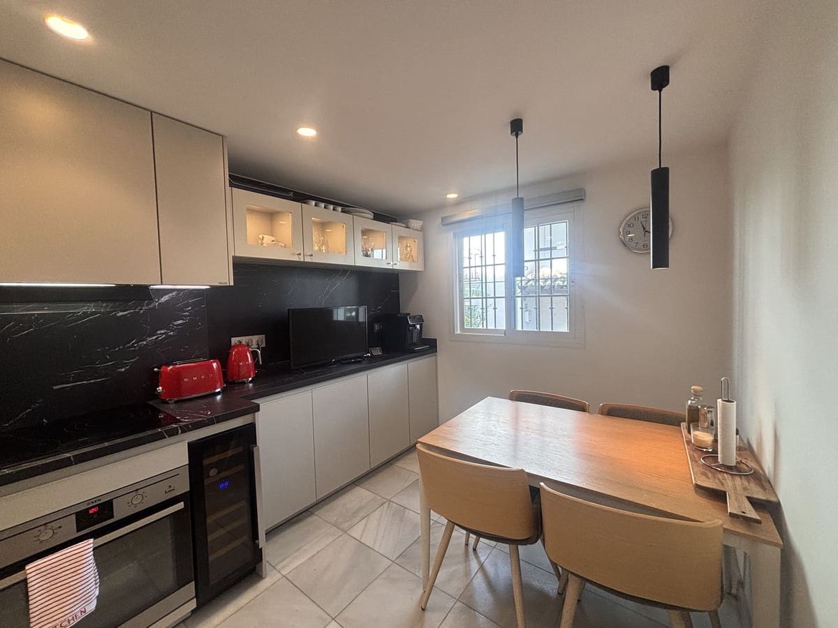 4 sovrum Radhus att hyra i Golden Mile med garage - 5 000 € (Ref: 9683404)