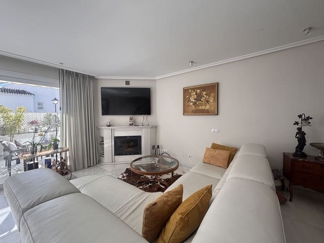 4 sovrum Radhus att hyra i Lomas De Marbella, Marbella med garage - 5 000 € (Ref: 9683404)