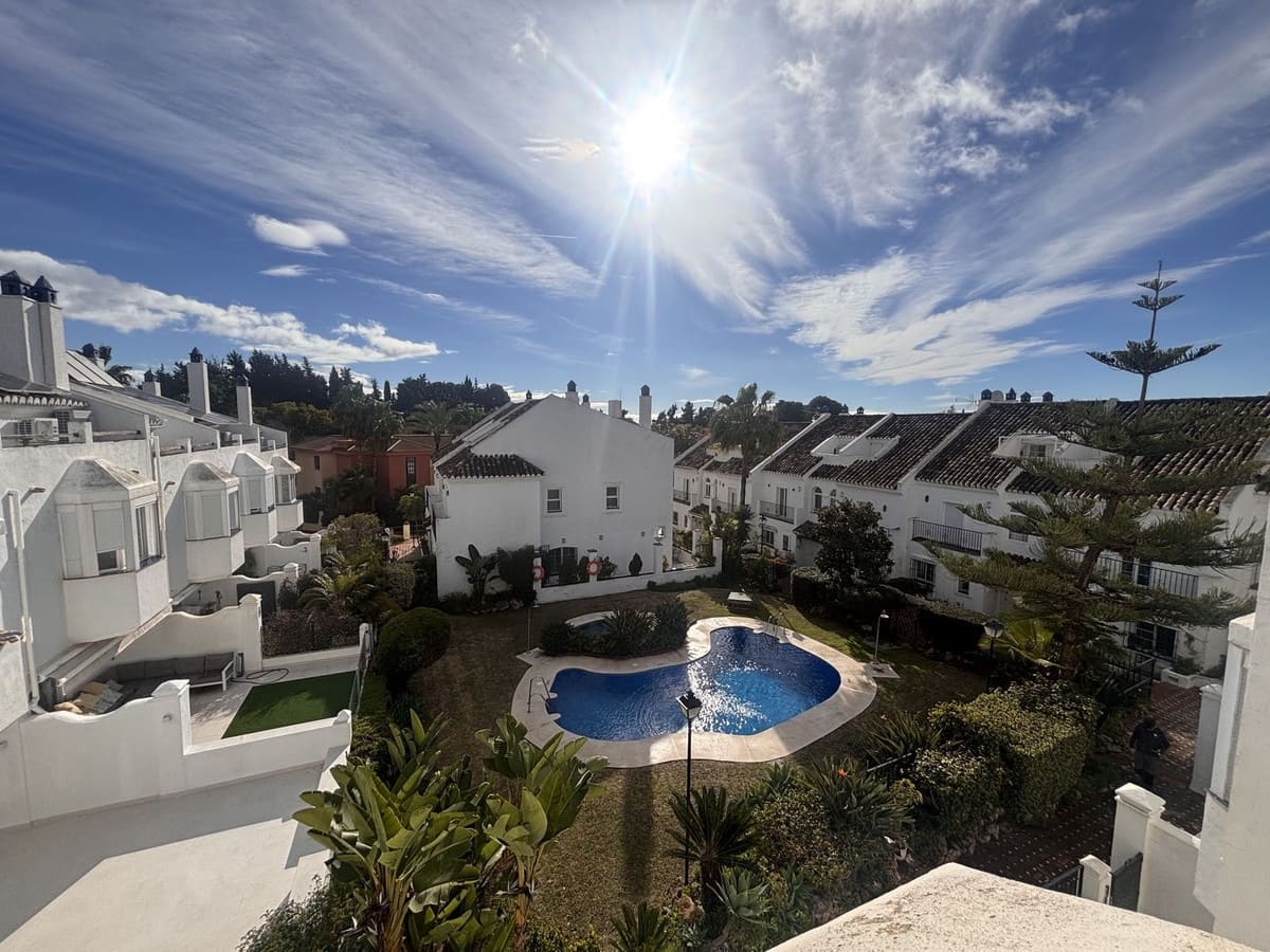 4 sovrum Radhus att hyra i Golden Mile med garage - 5 000 € (Ref: 9683404)