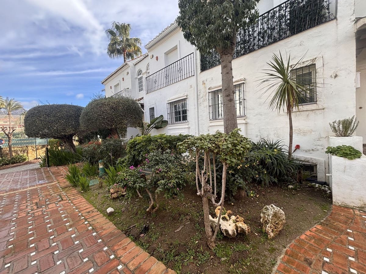 4 sovrum Radhus att hyra i Golden Mile med garage - 5 000 € (Ref: 9683404)