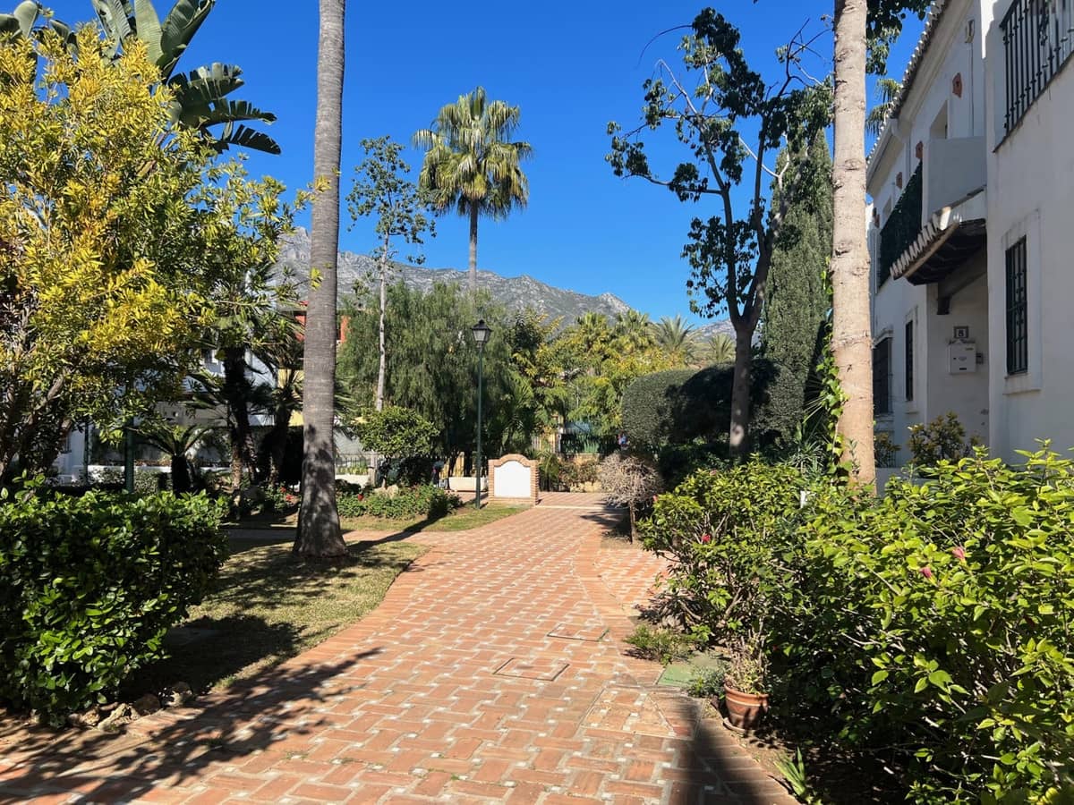 4 sovrum Radhus att hyra i Golden Mile med garage - 5 000 € (Ref: 9683404)