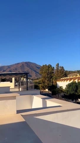 4 quarto Moradia em Banda para arrendar em Guadalobón, Estepona com garagem - 5 000 € (Ref: 9686197)