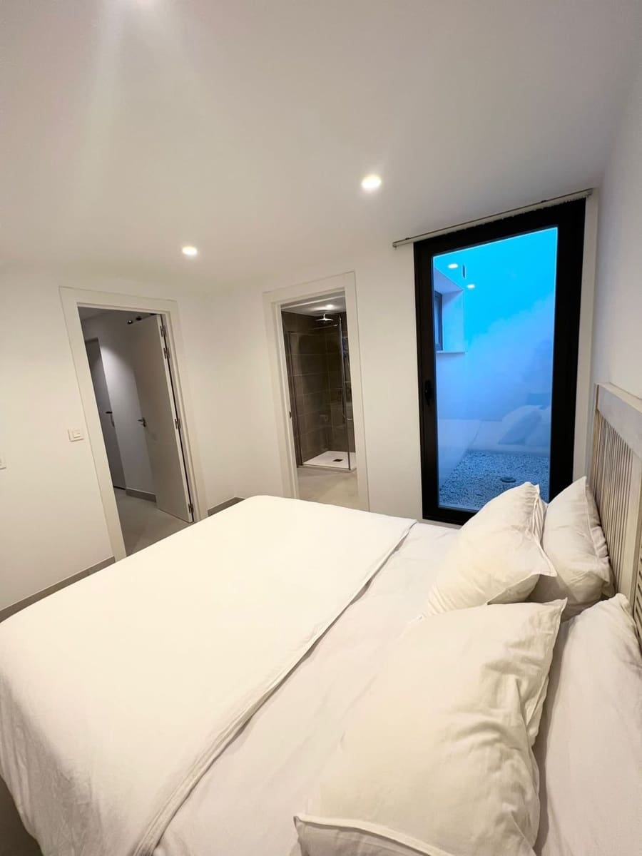 4 quarto Moradia em Banda para arrendar em Estepona com garagem - 5 000 € (Ref: 9686197)