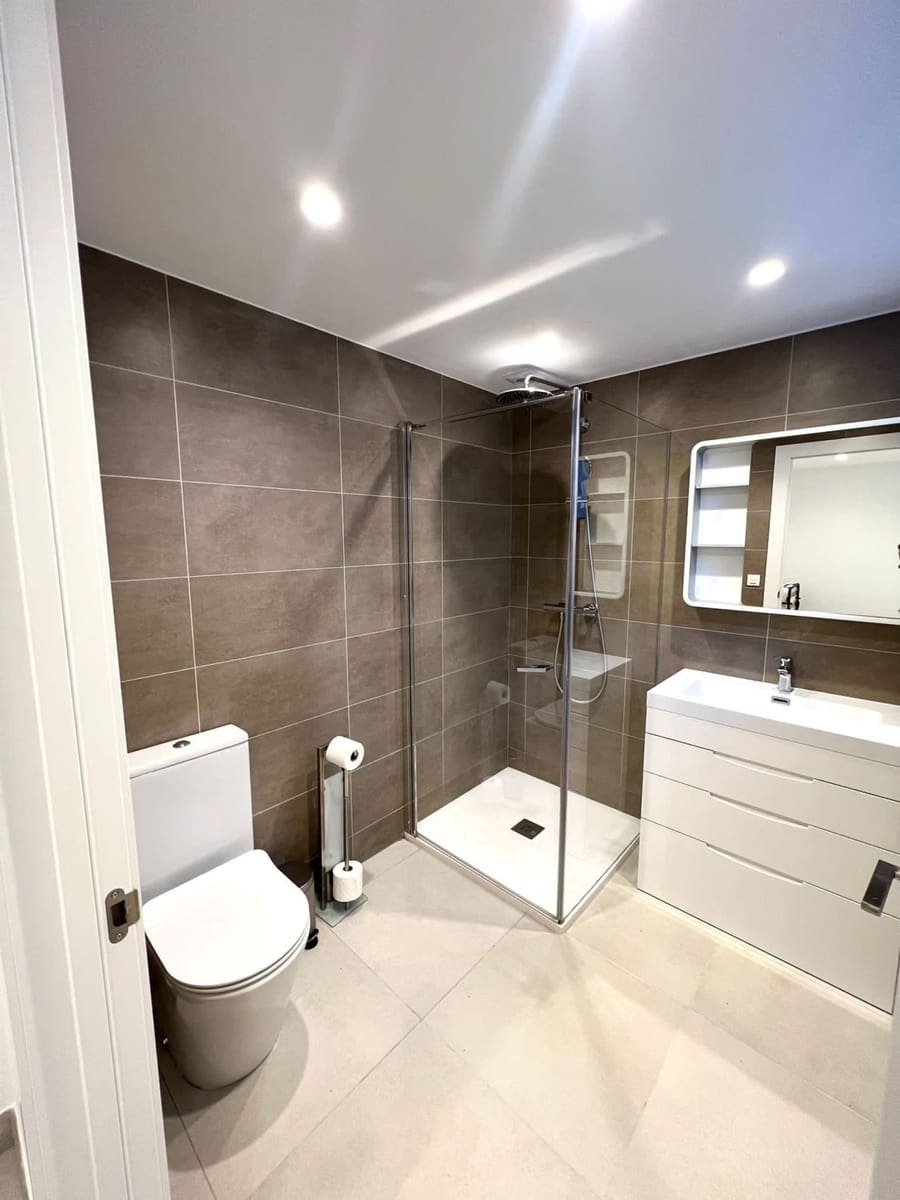 4 quarto Moradia em Banda para arrendar em Estepona com garagem - 5 000 € (Ref: 9686197)