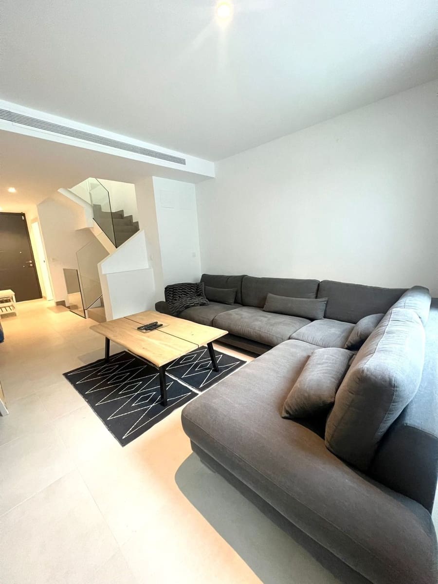 4 quarto Moradia em Banda para arrendar em Estepona com garagem - 5 000 € (Ref: 9686197)