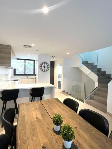 4 quarto Moradia em Banda para arrendar em Guadalobón, Estepona com garagem - 5 000 € (Ref: 9686197)