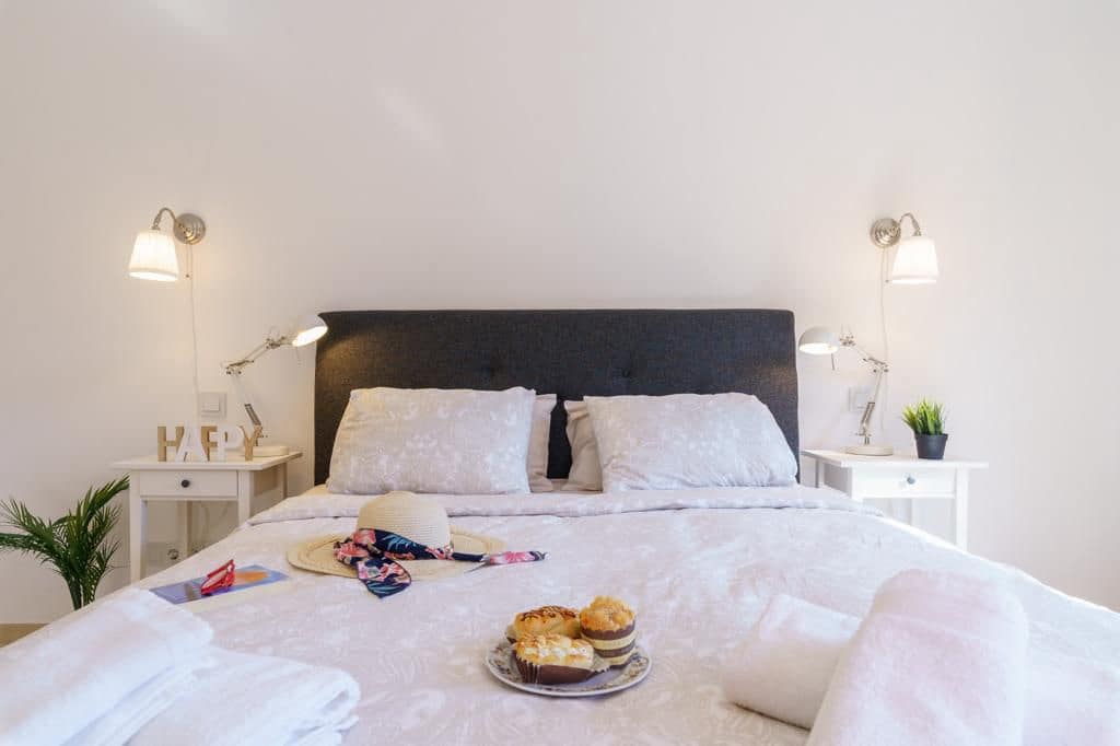 Appartement de 2 chambres à louer à Marbella - 3 300 € (Ref: 9690308)